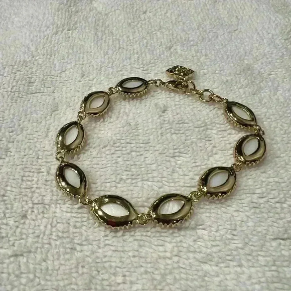 Kendra Scott Jana Gold plated Ivory Mother-Of-Pearl Link Bracelet Adjust. 7-7.5” - Picture 5 of 7